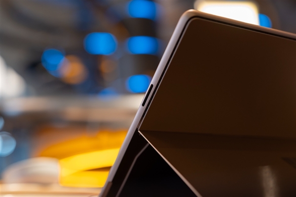 AMD旗舰RX 10800 XT太夸张！12800流处理器+48GB显存：远超RTX 5090